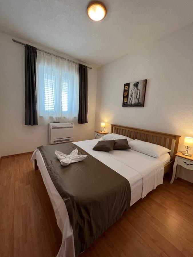 Villa Marina Bol Esterno foto