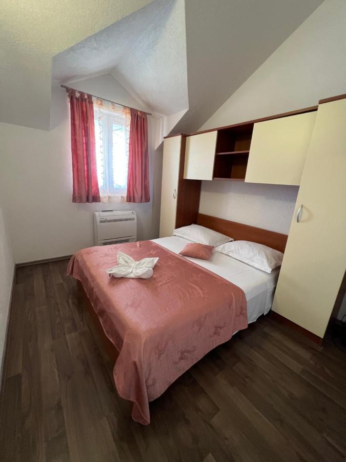 Villa Marina Bol Esterno foto