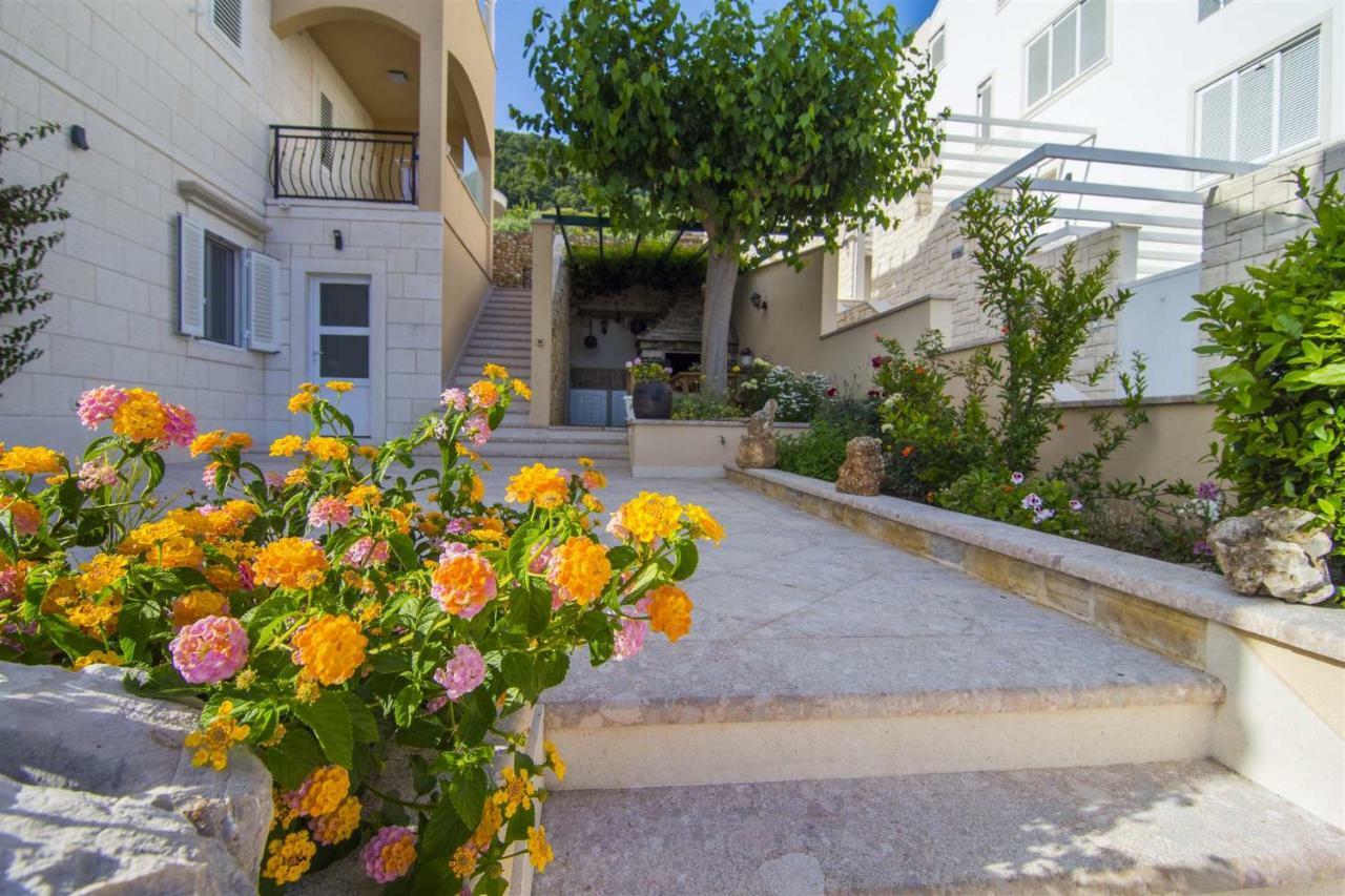 Villa Marina Bol Esterno foto
